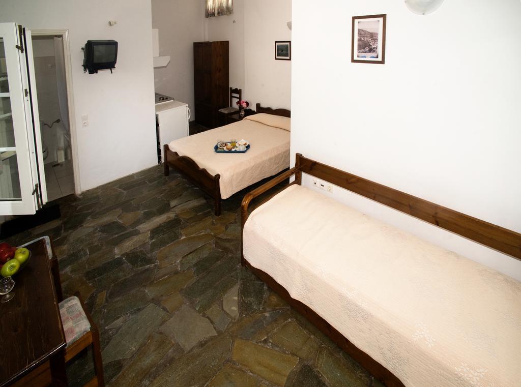 Aiolos Hotel Ménites Buitenkant foto