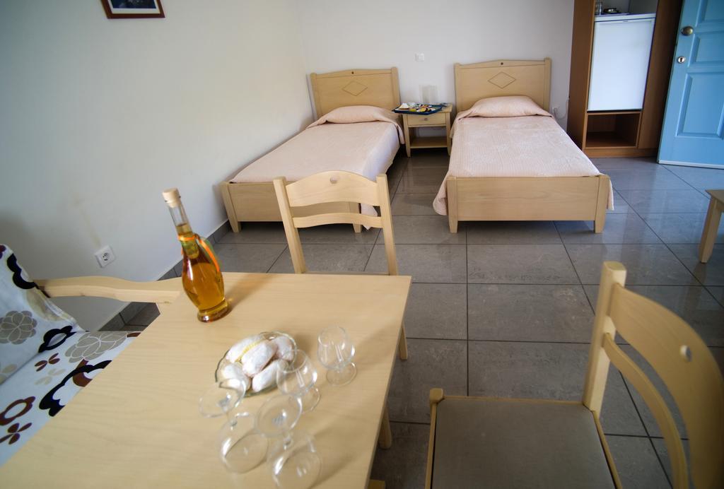 Aiolos Hotel Ménites Buitenkant foto