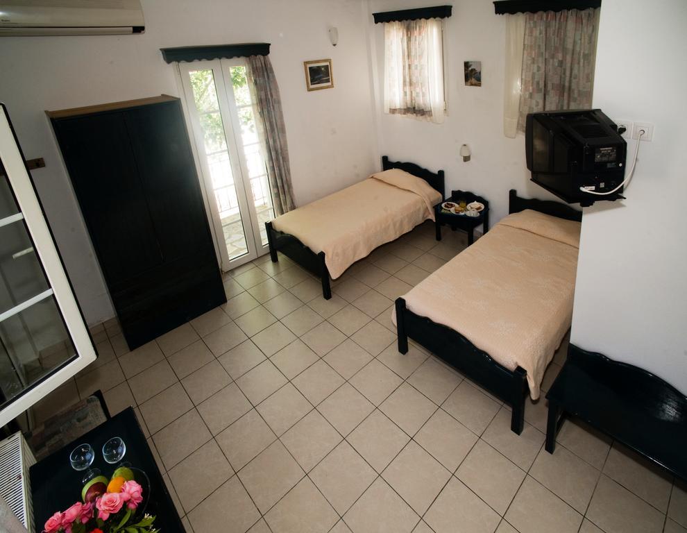 Aiolos Hotel Ménites Buitenkant foto
