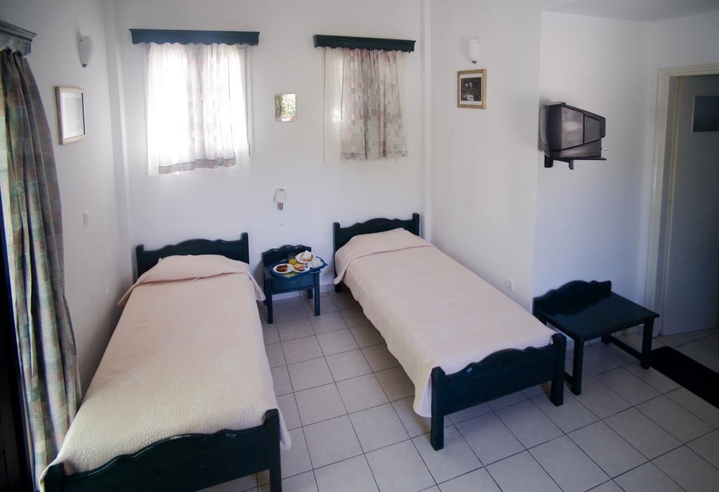 Aiolos Hotel Ménites Buitenkant foto